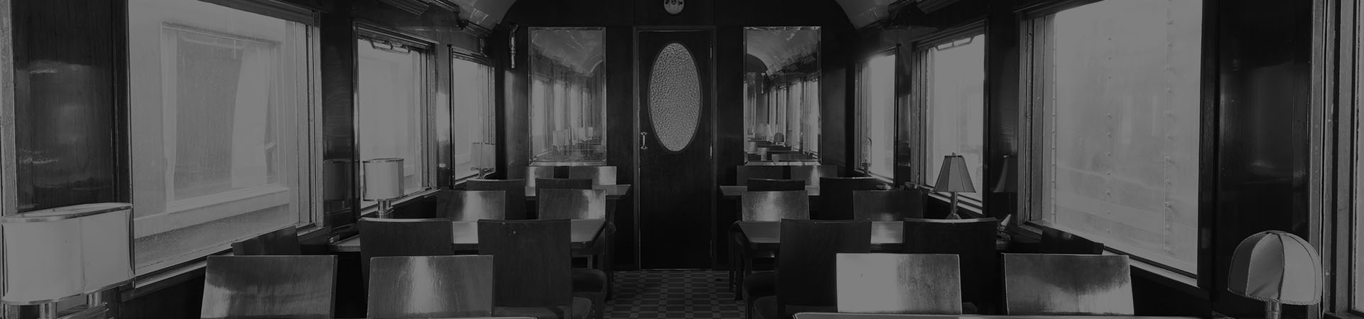 Photographie de l'intérieur de la Salle du Restaurant du Train Présidentiel